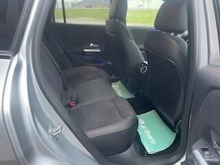 Sølv Mercedes EQB250+ fra 2025