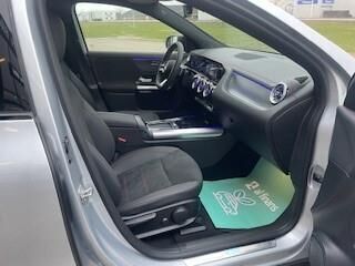Sølv Mercedes EQB250+ fra 2025