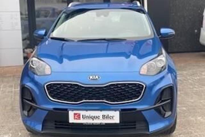 Blå Kia Sportage fra 2019 set udefra
