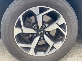 Blå Kia Sportage fra 2019 set udefra