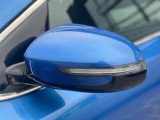 Blå Kia Sportage fra 2019 set udefra