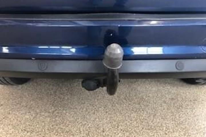 Blå Ford C-MAX fra 2013