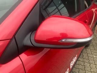 Rød Kia Stonic fra 2025