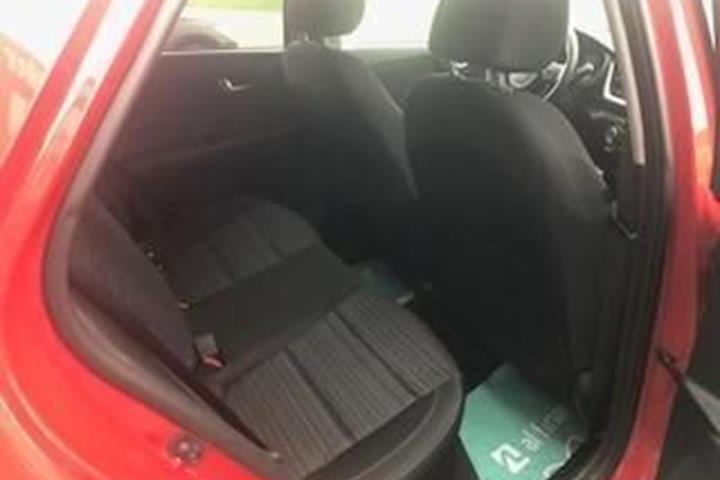 Rød Kia Stonic fra 2025