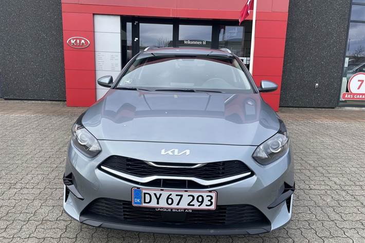 Sølv Kia Ceed fra 2024