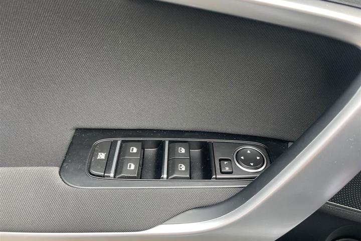 Sølv Kia Ceed fra 2024