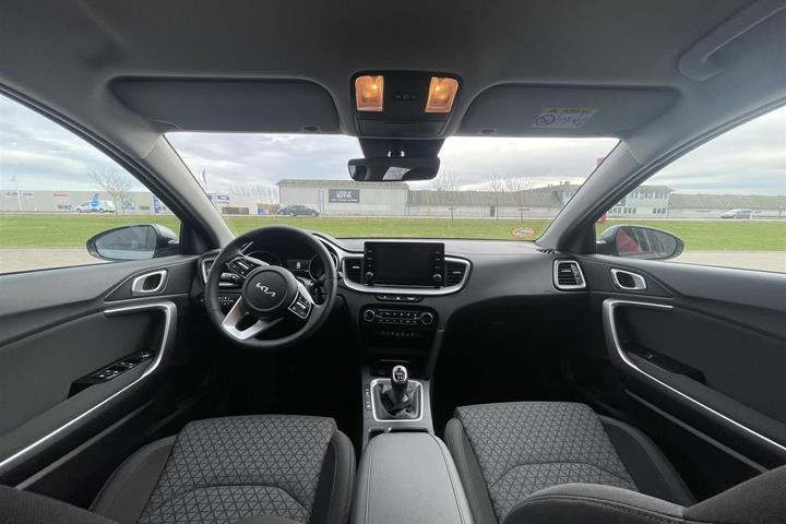Sølv Kia Ceed fra 2024