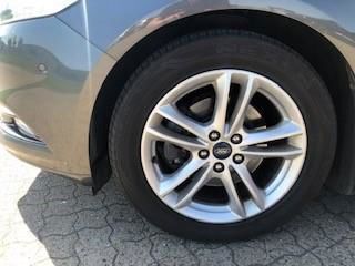 Sort Ford Mondeo fra 2016
