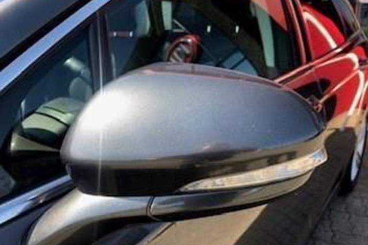 Sort Ford Mondeo fra 2016