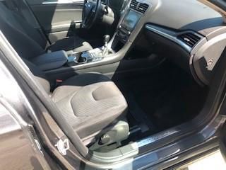 Sort Ford Mondeo fra 2016