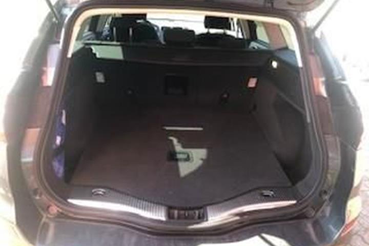Sort Ford Mondeo fra 2016