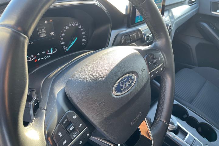 Blå Ford Focus fra 2019