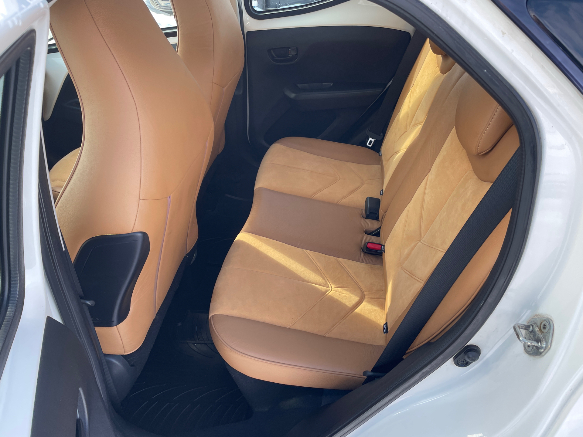 Hvid Toyota Aygo fra 2014
