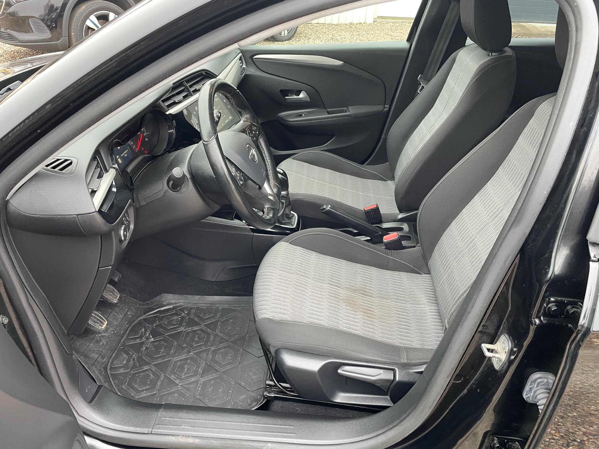 Sort Opel Corsa fra 2020