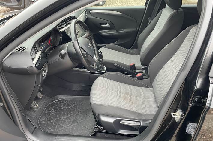 Sort Opel Corsa fra 2020