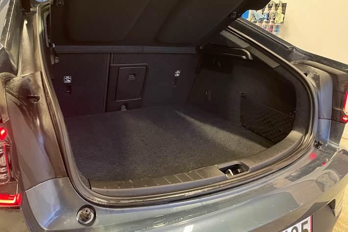 Blå Polestar 2 fra 2021