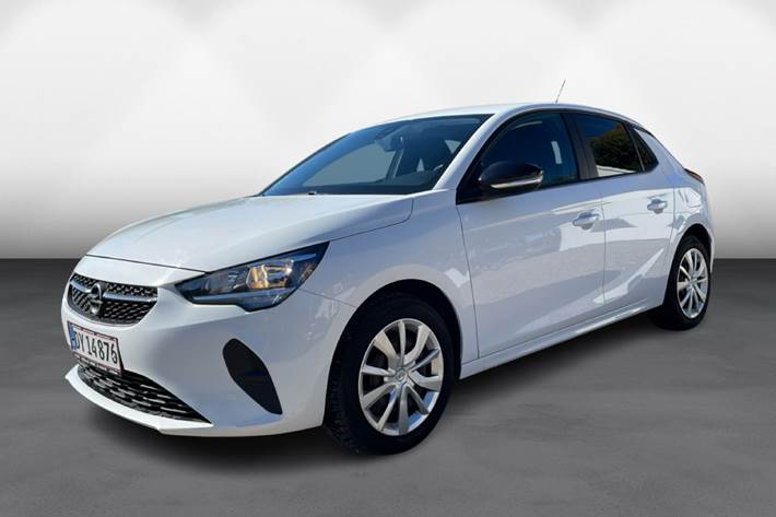 Hvid Opel Corsa fra 2020 set udefra