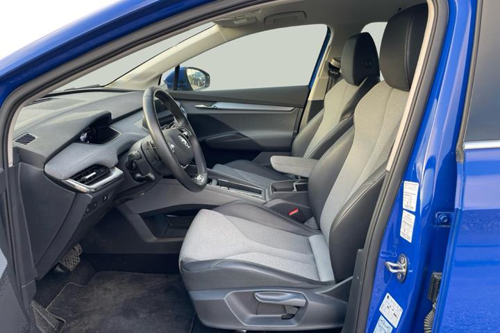 Blå Skoda Enyaq fra 2021