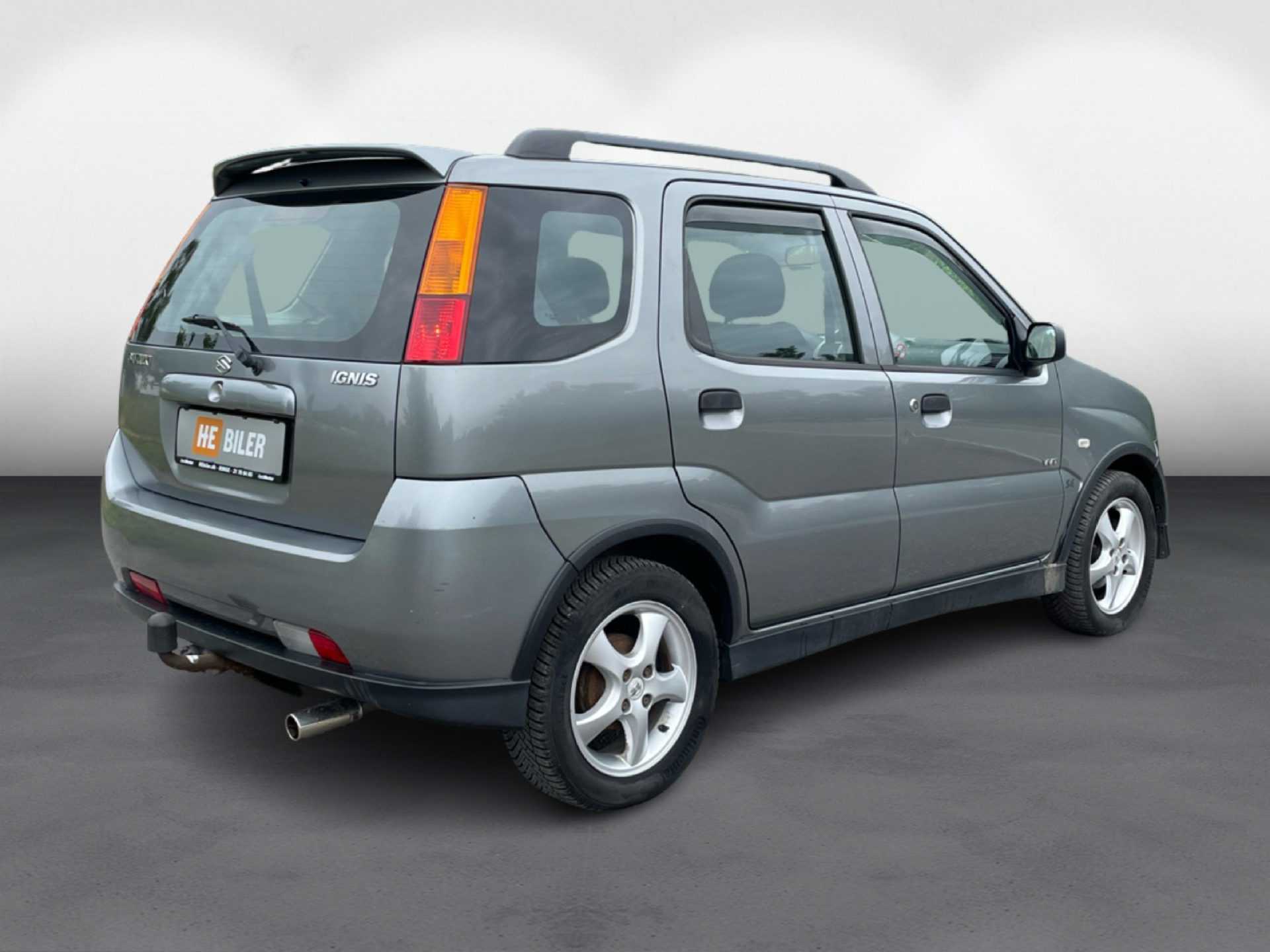 Grå Suzuki Ignis fra 2005