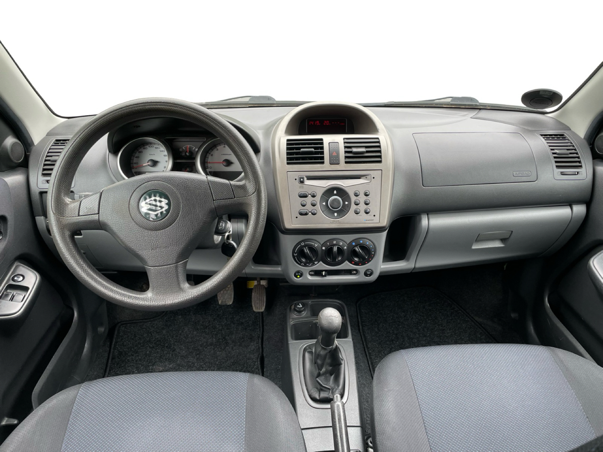 Grå Suzuki Ignis fra 2005