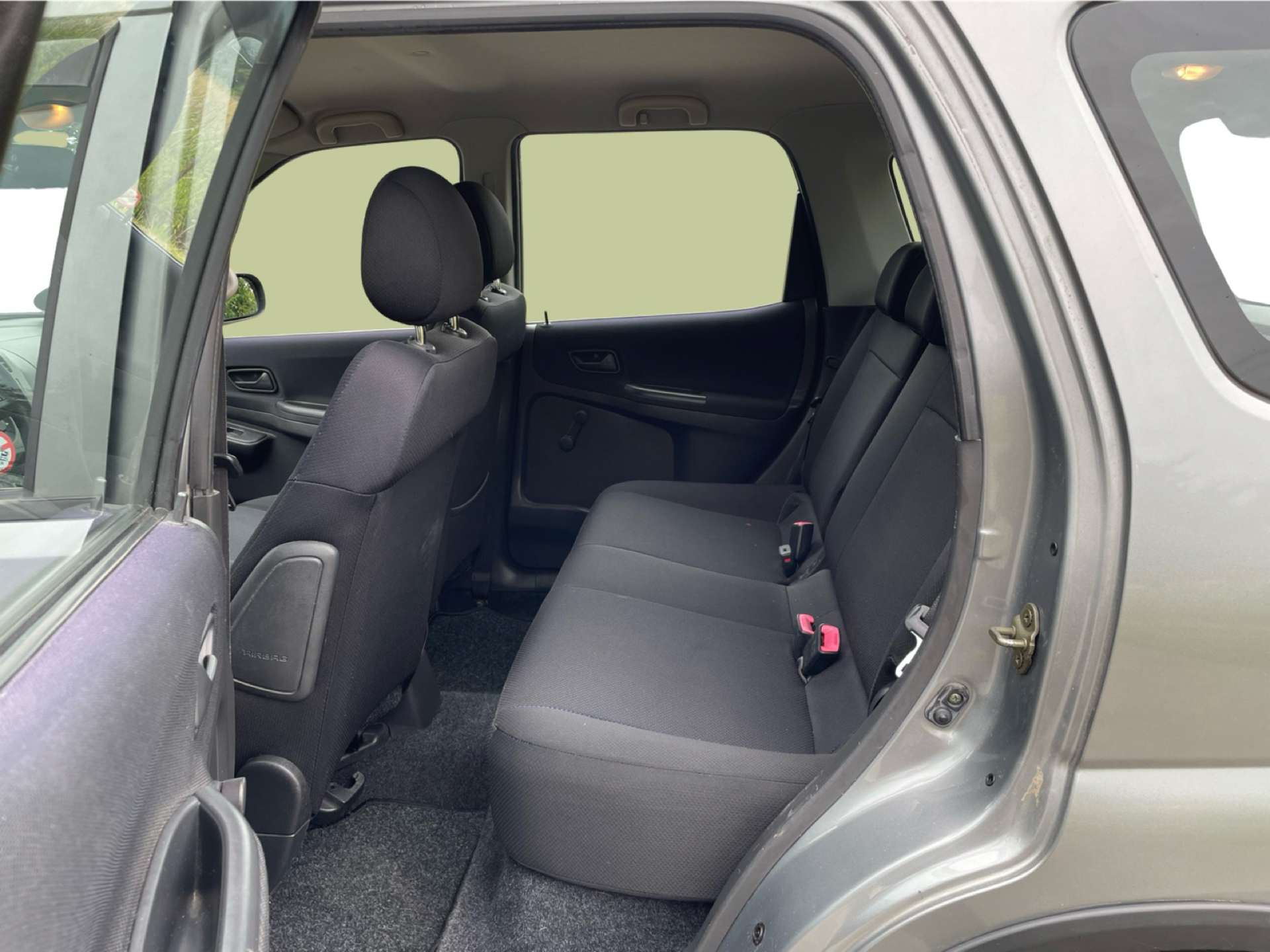Grå Suzuki Ignis fra 2005