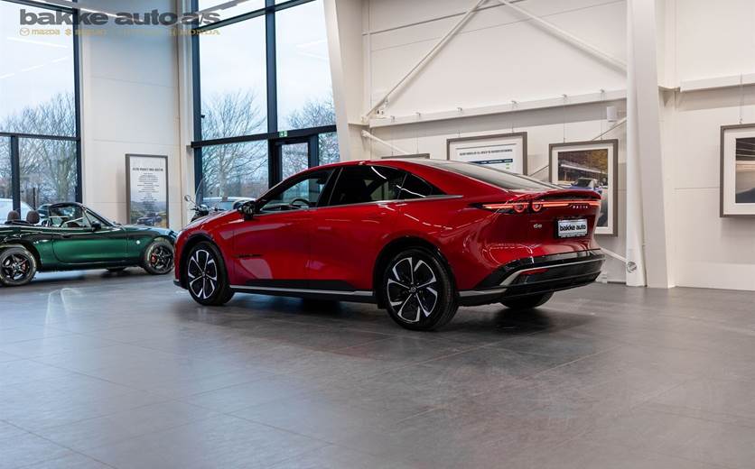 Mazda 6e