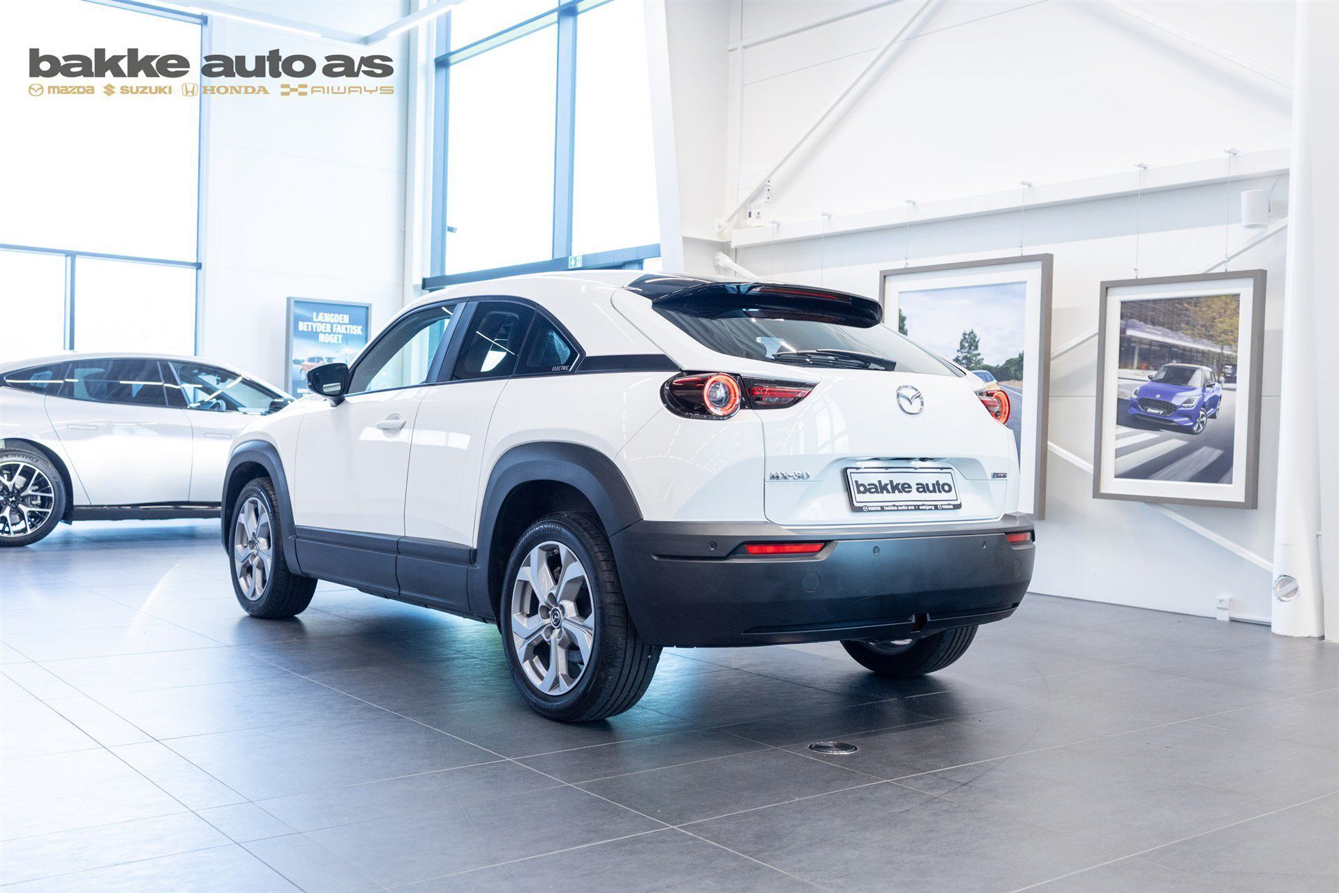 Hvid Mazda MX-30 fra 2022