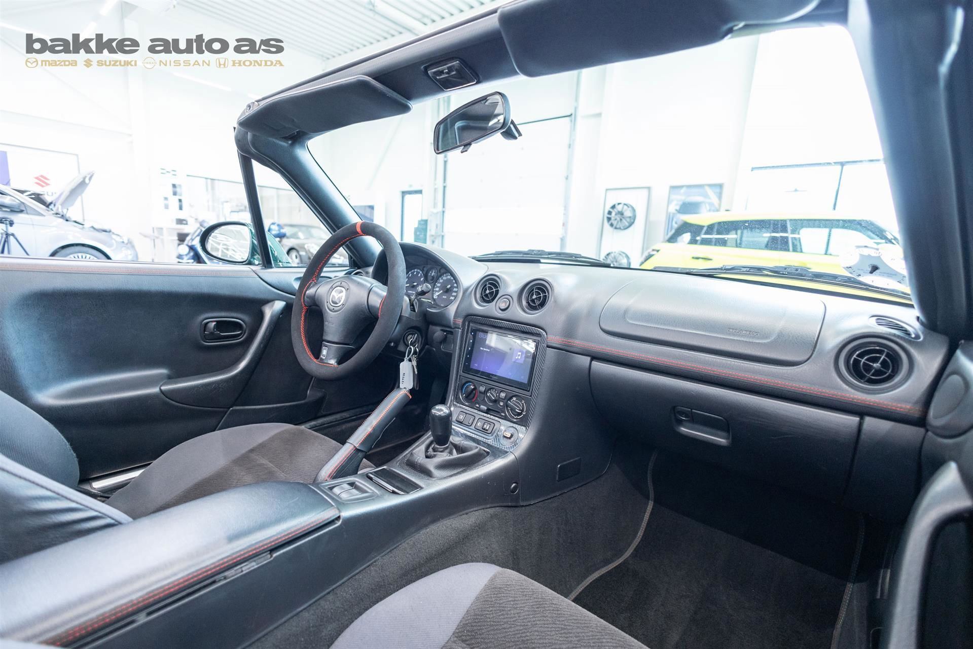 undefined Mazda MX-5 fra 2000 set indefra