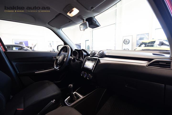 Rød Suzuki Swift fra 2024
