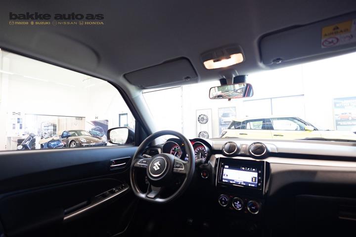 Rød Suzuki Swift fra 2024
