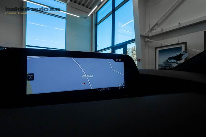 Hvid Mazda 3 fra 2023