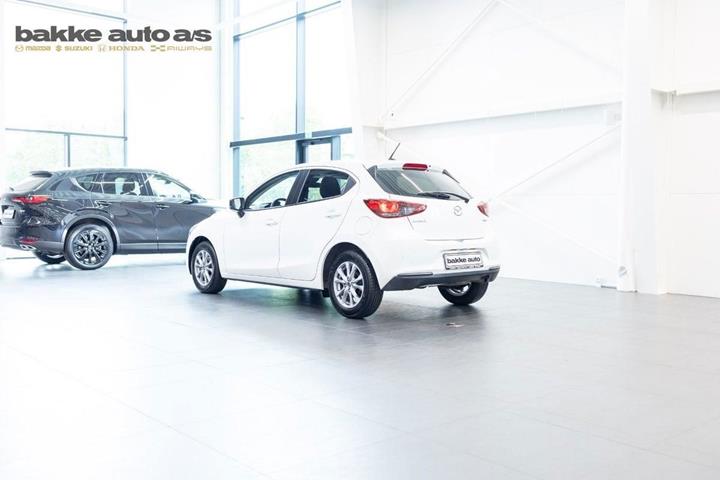 Hvid Mazda 2 fra 2023