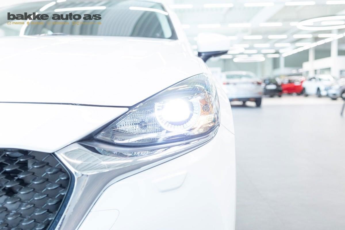 Hvid Mazda 2 fra 2023