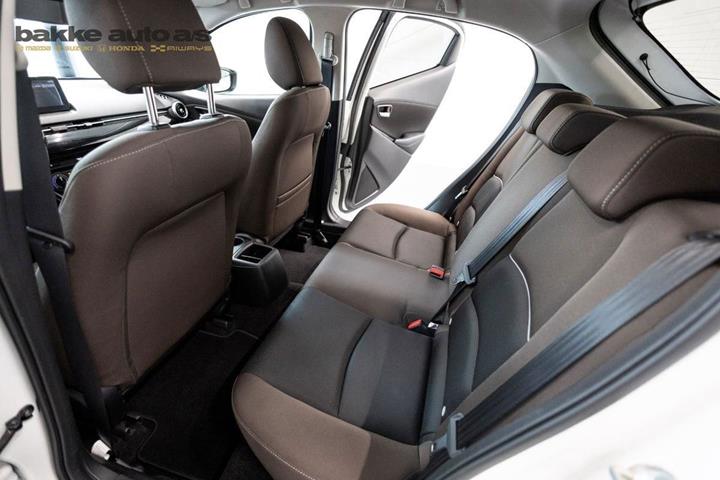 Hvid Mazda 2 fra 2023