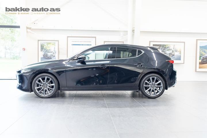 Sort Mazda 3 fra 2023