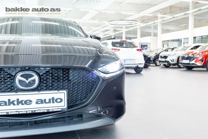 Sort Mazda 3 fra 2023