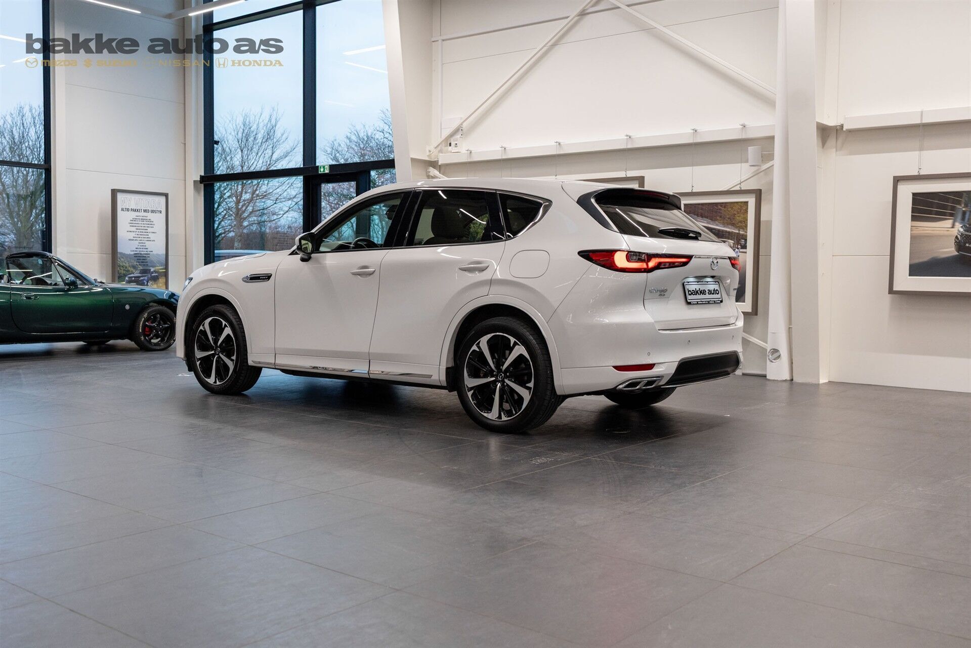 Hvid Mazda CX-60 fra 2022