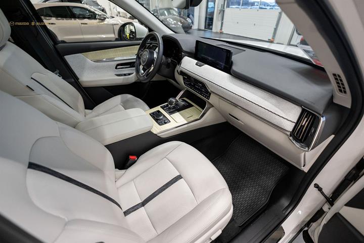 Hvid Mazda CX-60 fra 2022