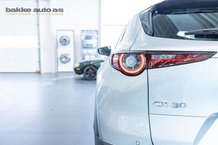 Grå Mazda CX-30 fra 2022