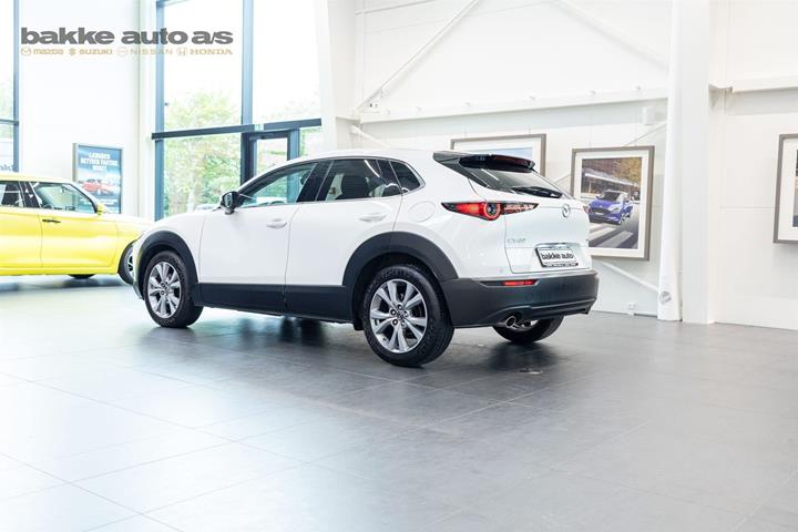 Hvid Mazda CX-30 fra 2021