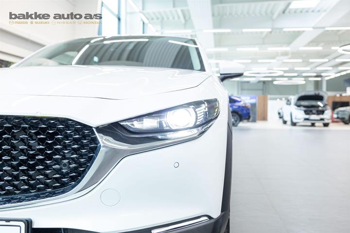 Hvid Mazda CX-30 fra 2021