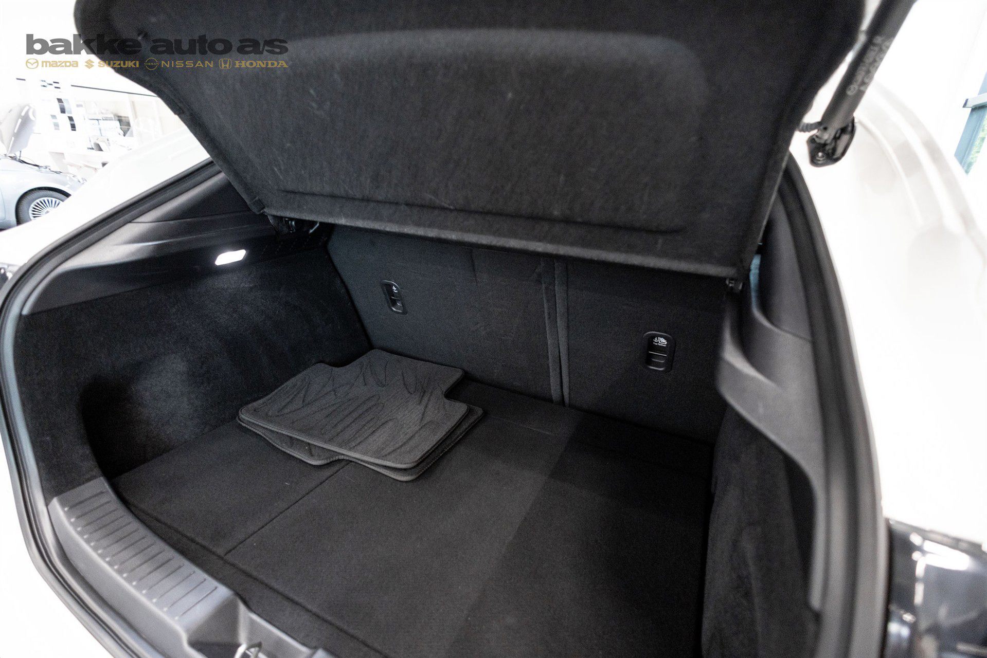 Hvid Mazda CX-30 fra 2021