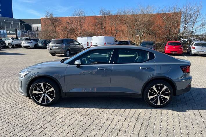 Blå Polestar 2 fra 2022