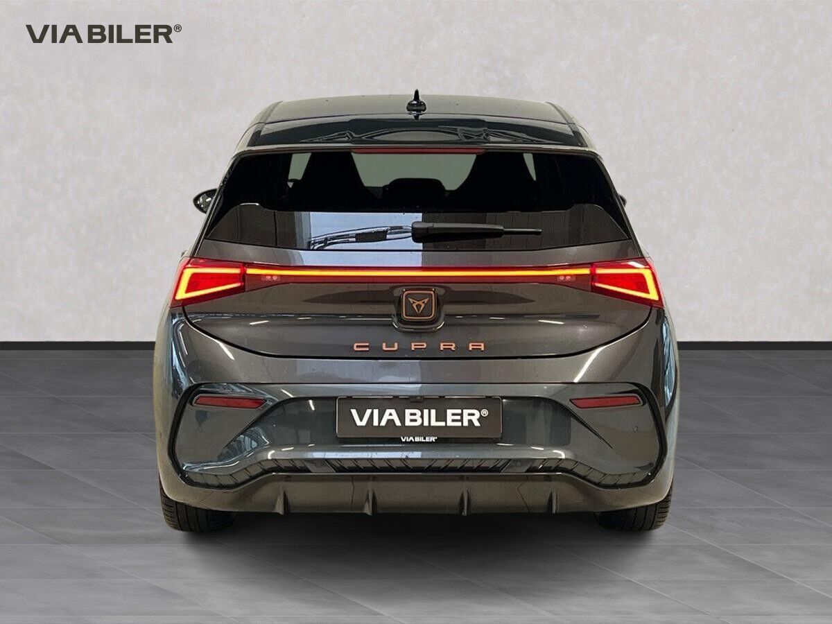Grå Cupra Born fra 2021