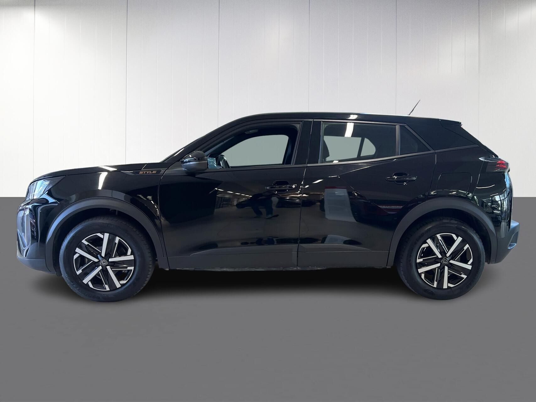 Peugeot e-2008 EL Style 156HK 5d Aut.