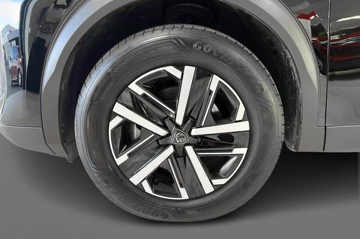 Sort Peugeot e-2008 fra 2025