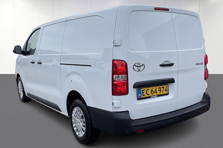 Hvid Toyota ProAce fra 2024