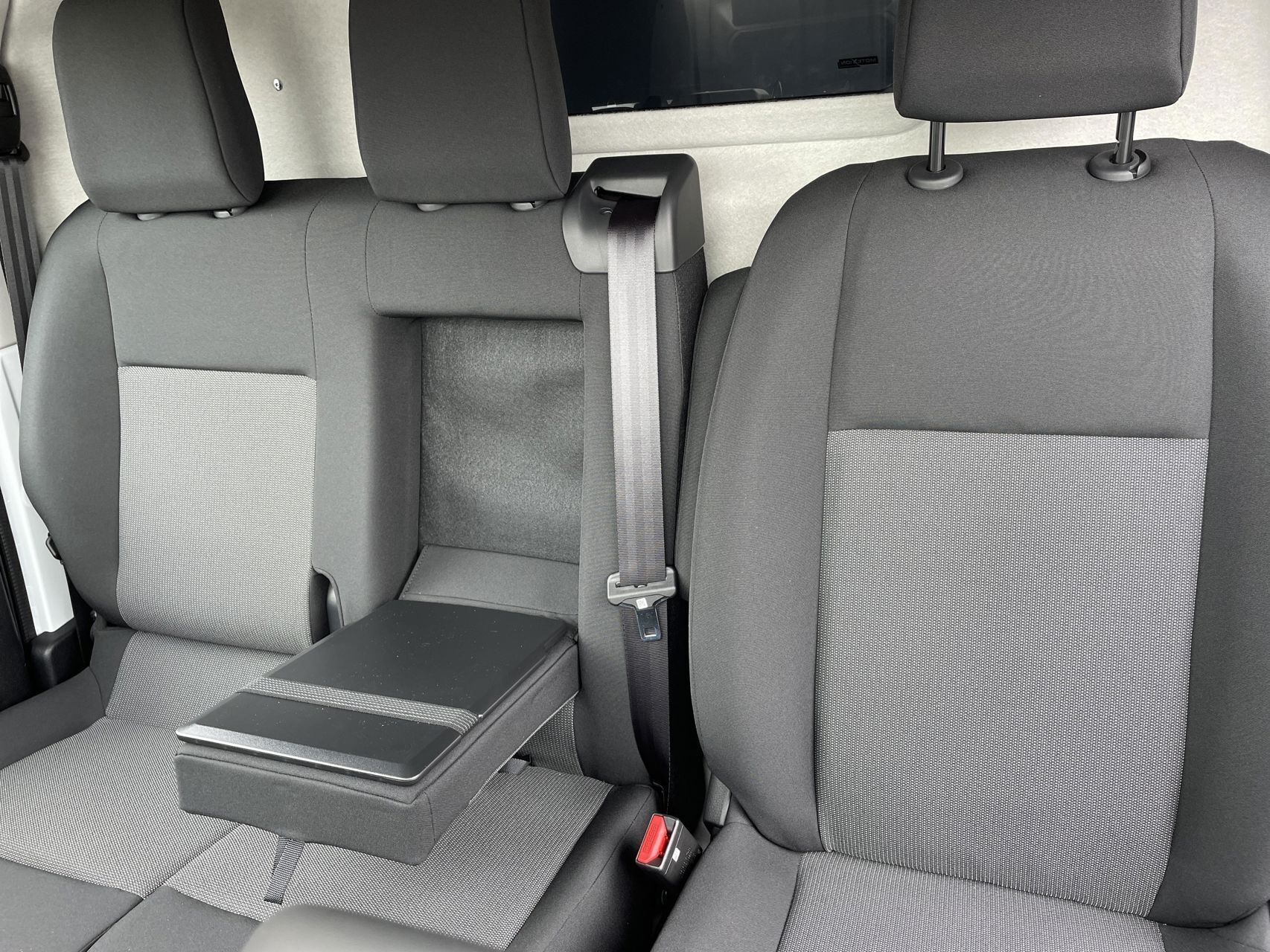 Hvid Toyota ProAce fra 2024