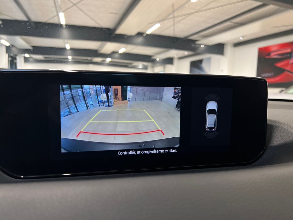 Hvid Mazda MX-30 fra 2021