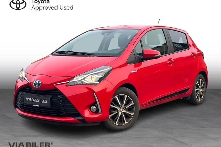 Rød Toyota Yaris fra 2018 set udefra